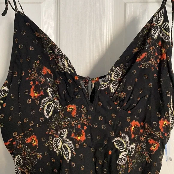 Free People Float Away Plunge Camisole Size Medium NWT - Picture 4 of 6